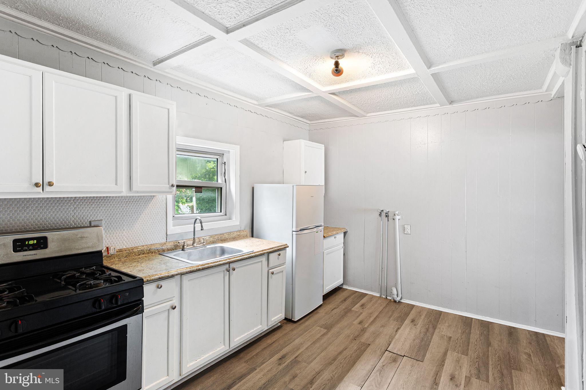 816 Greenhill Road Sharon Hill, PA 19079 - Photo 15 of 32 Gallery Image 15