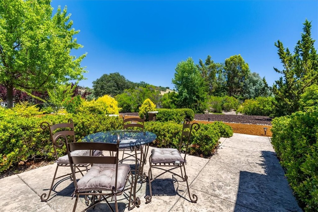 2191 Lake Ysabel Road Templeton, CA 93465 - Photo 8 of 73 a view of a chairs and table in the patio