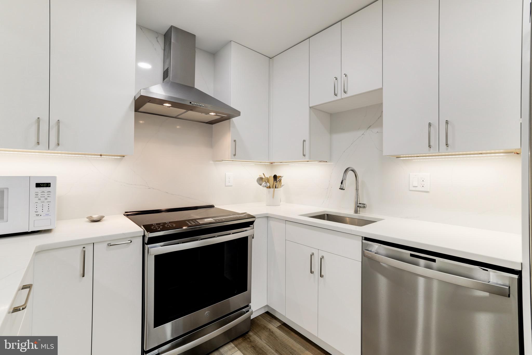 11900 Blue Spruce Road Reston, VA 20191 - Photo 18 of 75
