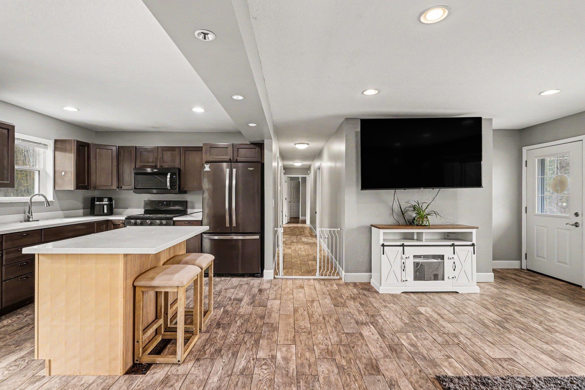 1015 Shaw Road Gladwin, MI 48624 - Photo 3 of 31 1944919-bc889180-f0fb-460b-8aa8-c5deefcd1cf5.JPG