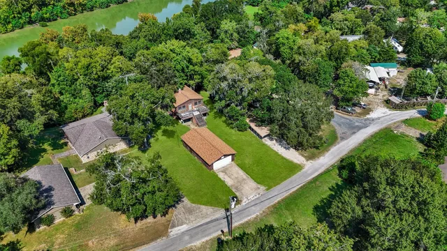 an aerial view of a yard