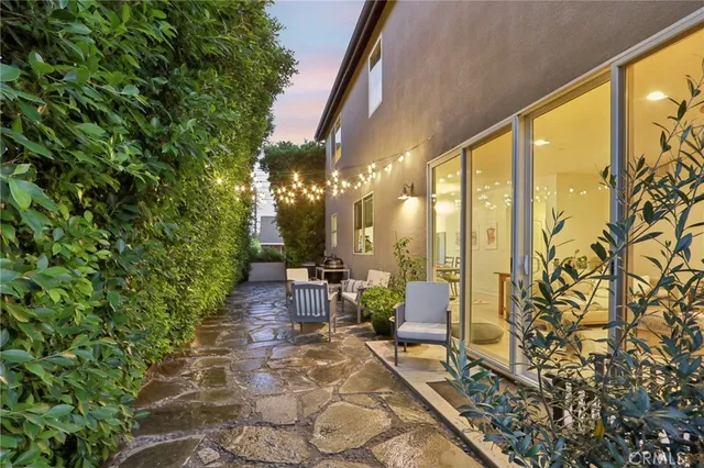 $1,249,000 | 8328 North Cooper Place, Winnetka, CA 91306