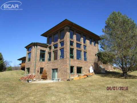 18420 Tipsico Lake Road Fenton, MI 48430 - Photo 11 of 48 20435207-10.JPG