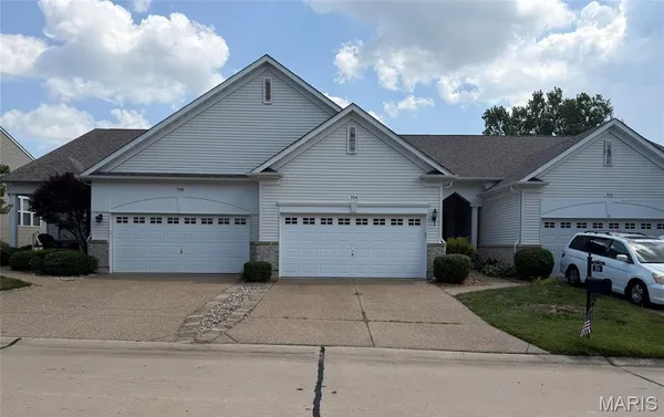 $350,000 | 704 Harrier Drive, Unit V, Lake St. Louis, MO 63367