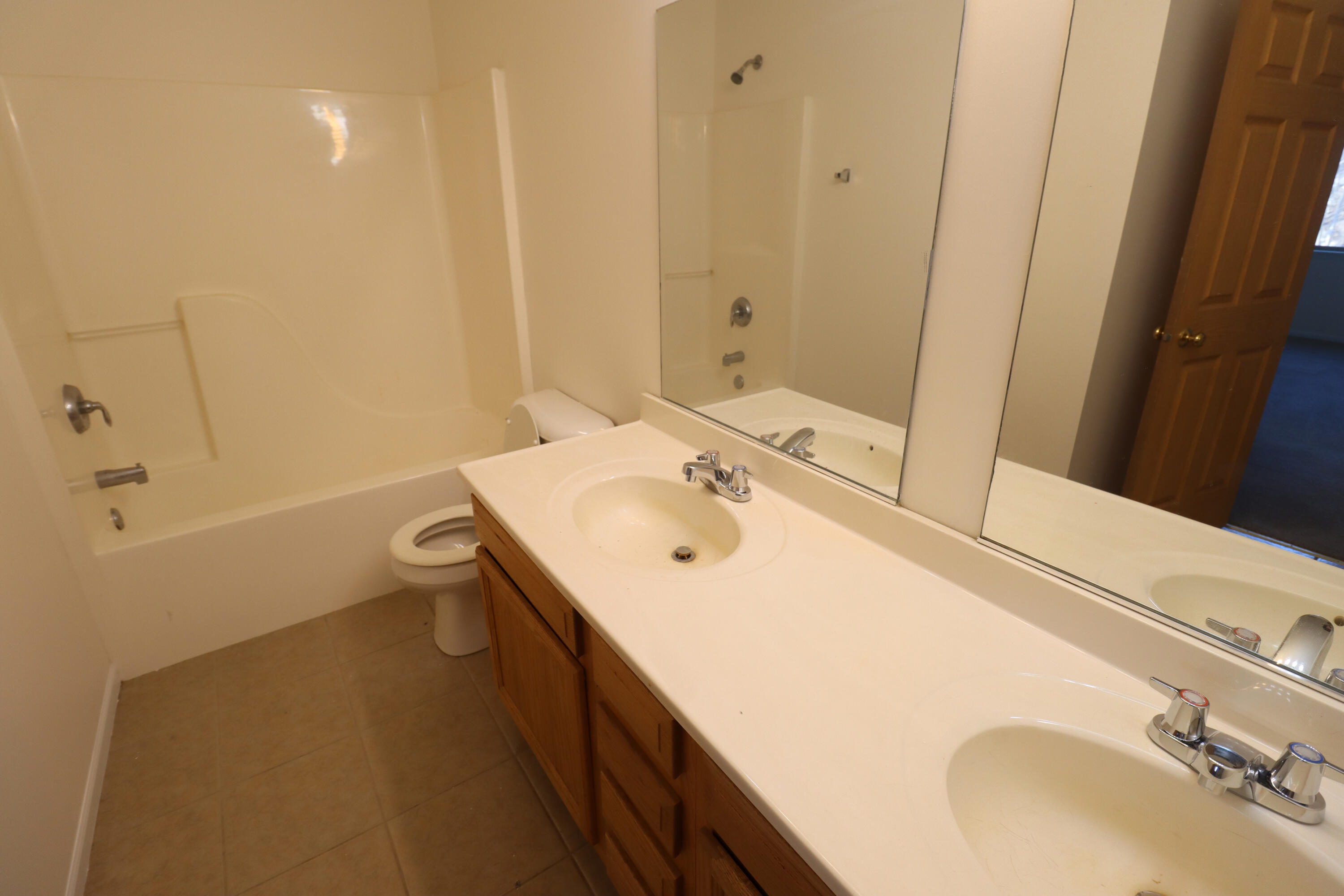 219 Franklin Street, Unit C Delavan, WI 53115 - Photo 10 of 15 IMG_7345