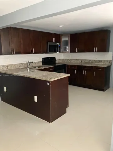 $2,750 | 2226 Northwest 98th Street, Miami, FL 33147