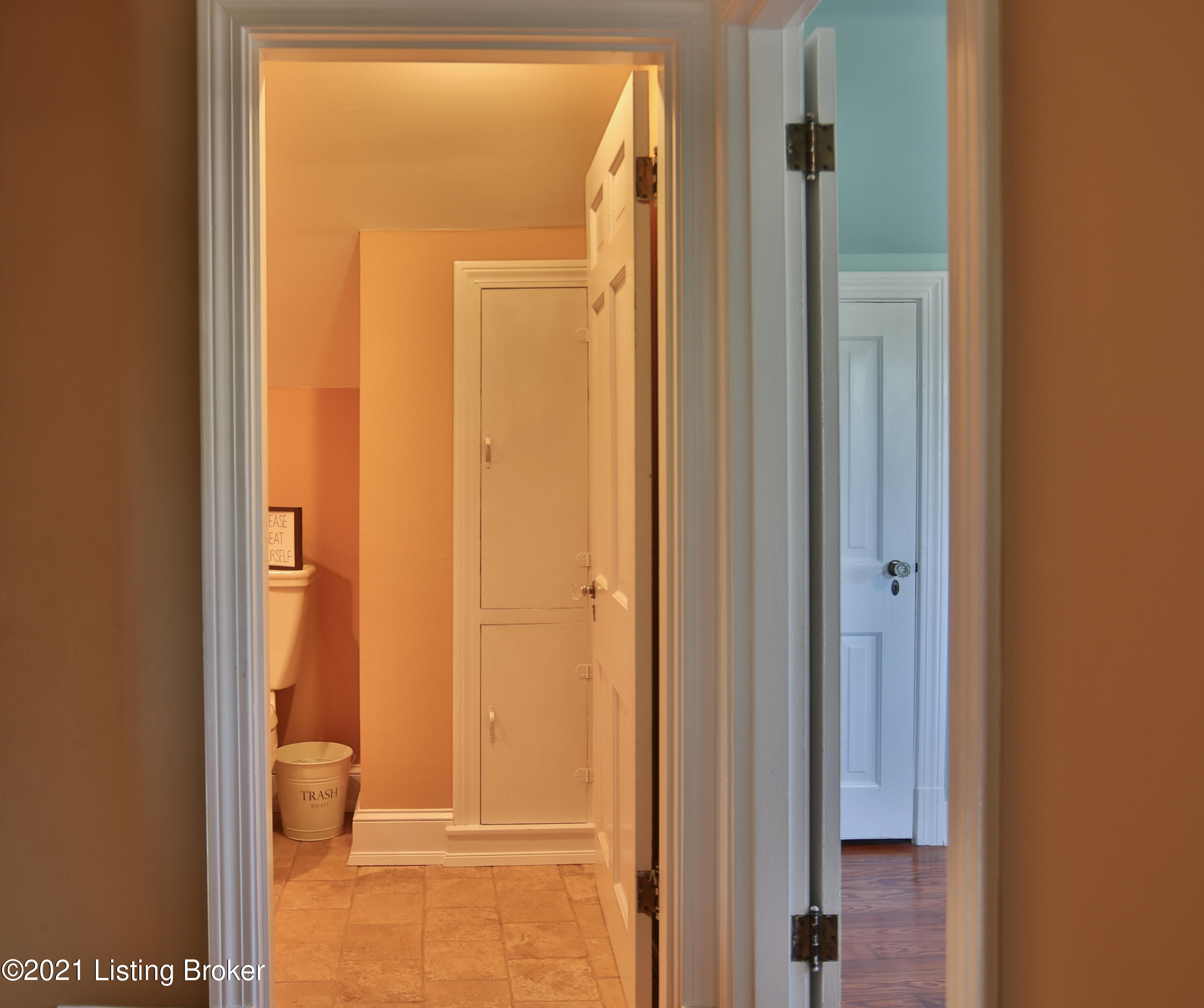 3420 Lexington Road Louisville, KY 40207 - Photo 24 of 38 3420 Lexington Rd-20