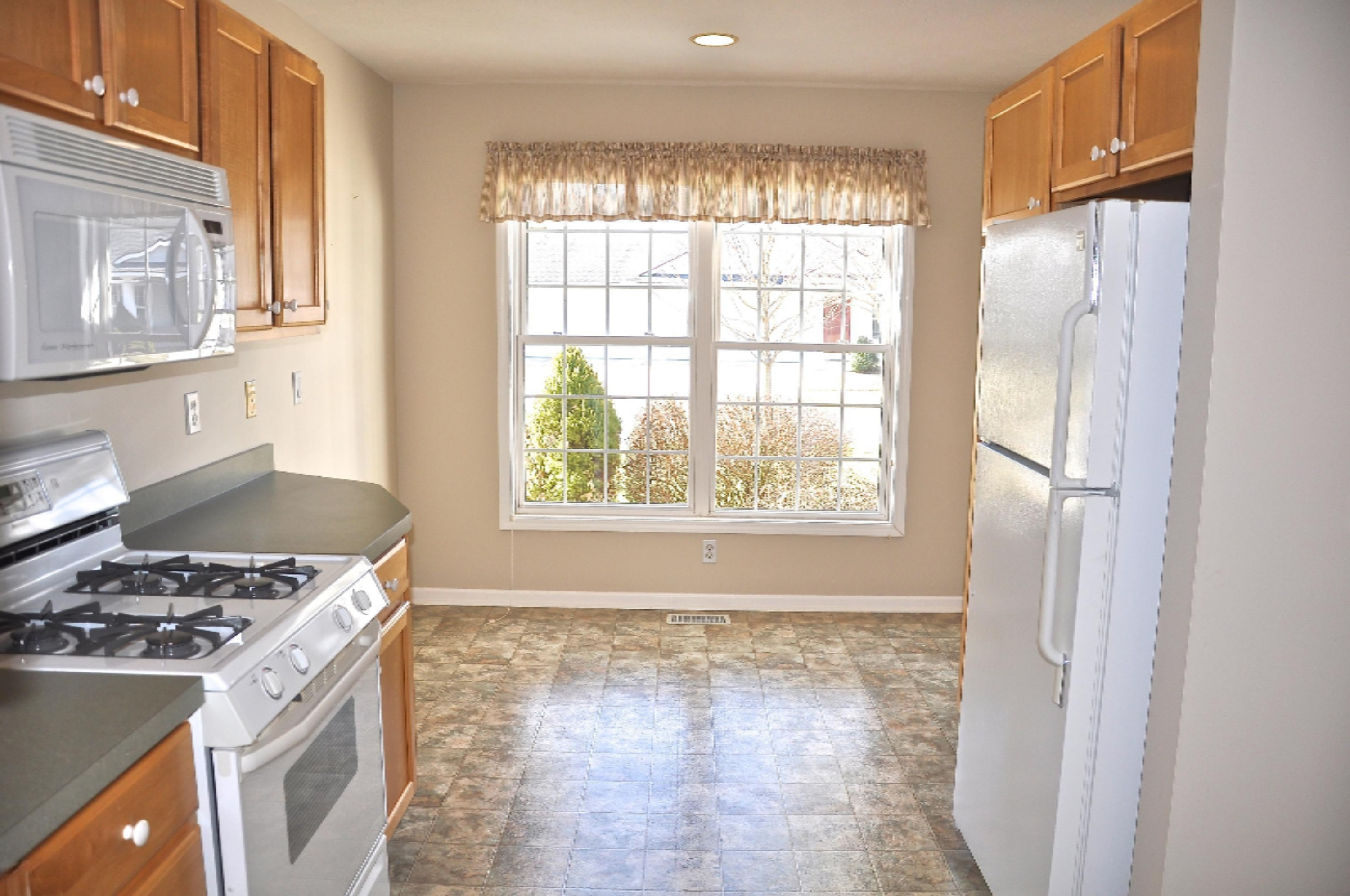 1375 East Point Ridge Holland, MI 49423 - Photo 3 of 26 DSC_0003