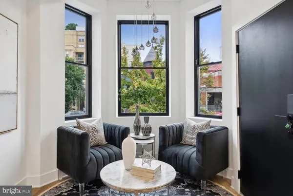 $3,300 | 2015 13th Street Northwest, Unit 2, Washington, DC 20009
