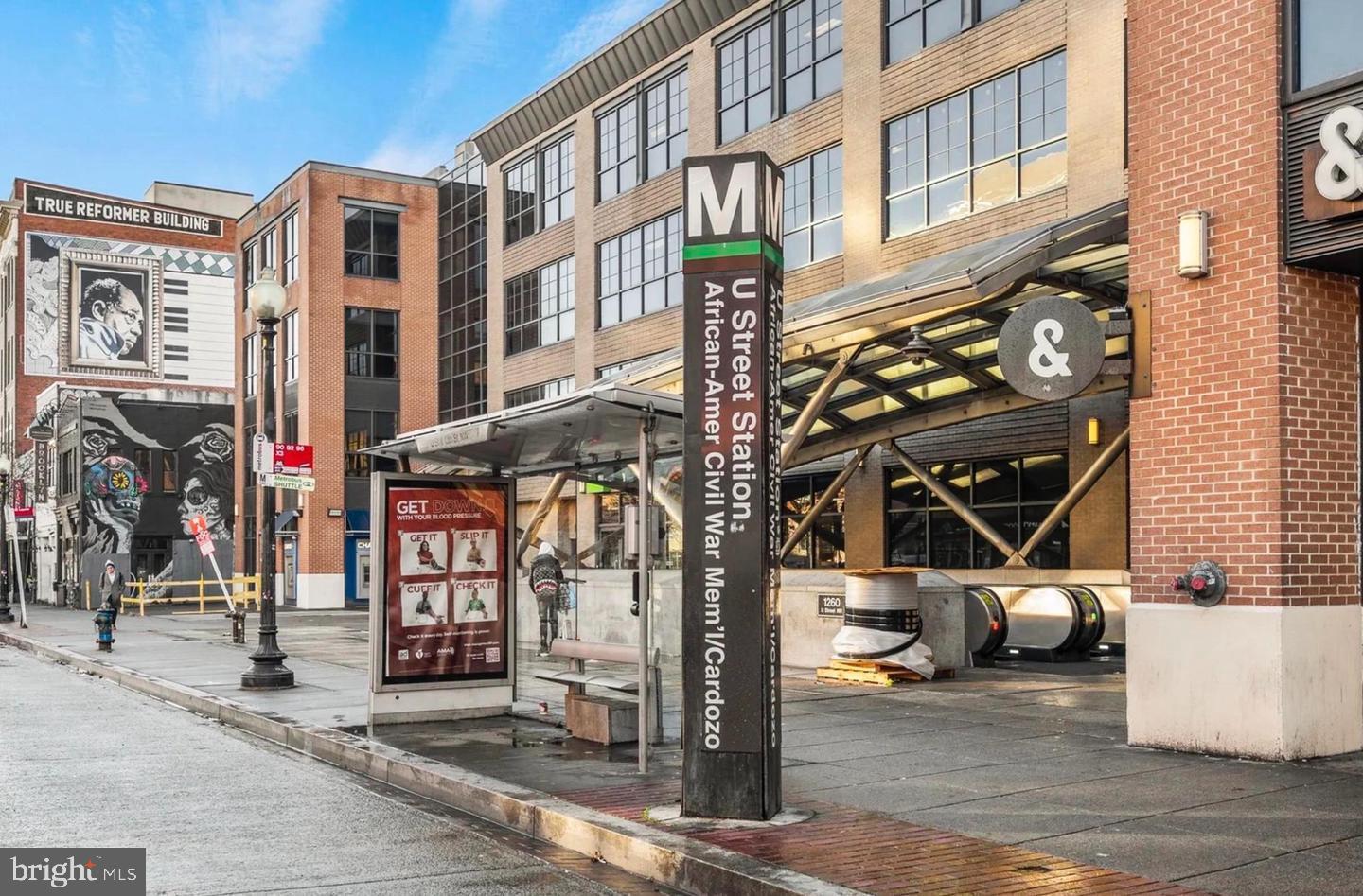 2015 13th Street Northwest, Unit 2 Washington, DC 20009 - Photo 34 of 42 a front view of a building with parking