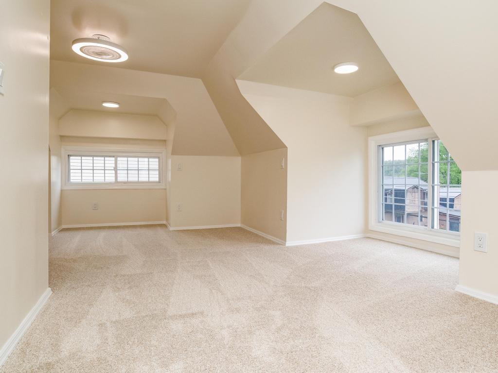 1660 Mercer Road Ellwood City, PA 16117 - Photo 26 of 41 an empty room with windows