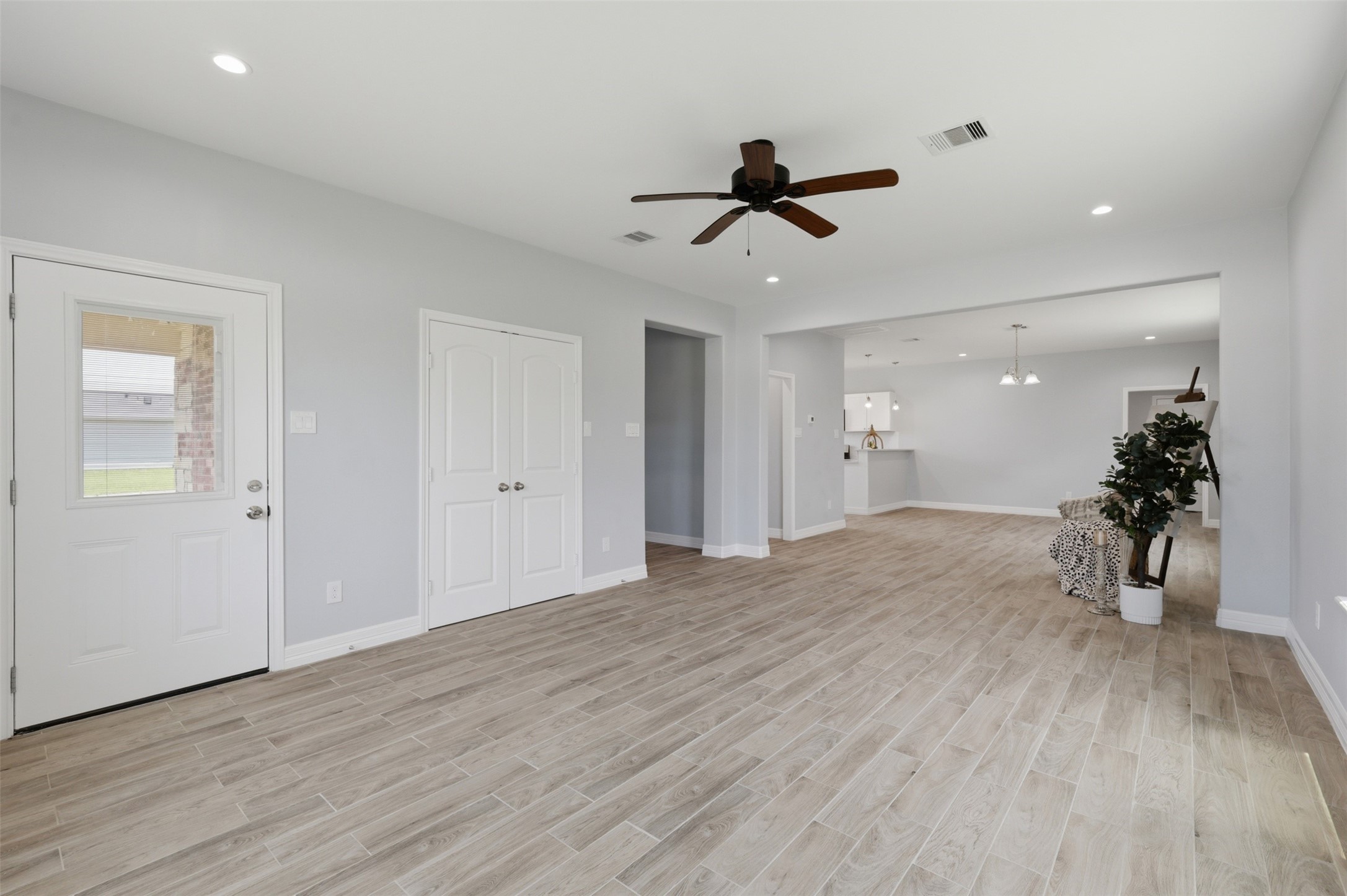249 Mc Dade Street Hempstead, TX 77445 - Photo 8 of 38