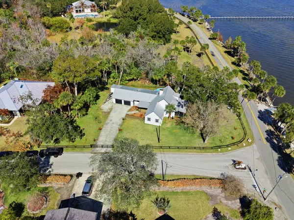 $914,000 | 3809 Indian River Drive, Cocoa, FL 32926