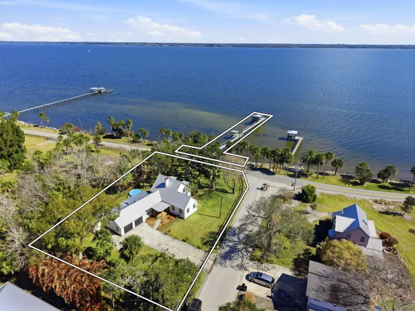 $914,000 | 3809 Indian River Drive, Cocoa, FL 32926