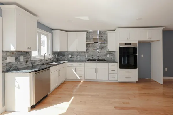 $885,000 | 5 Gamache Road, Derry, NH 03038