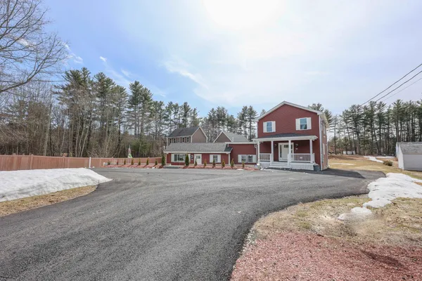 $885,000 | 5 Gamache Road, Derry, NH 03038