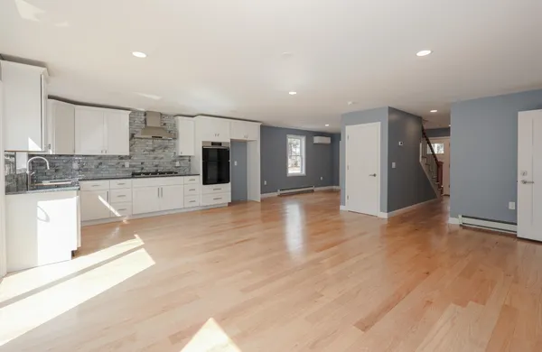 $885,000 | 5 Gamache Road, Derry, NH 03038