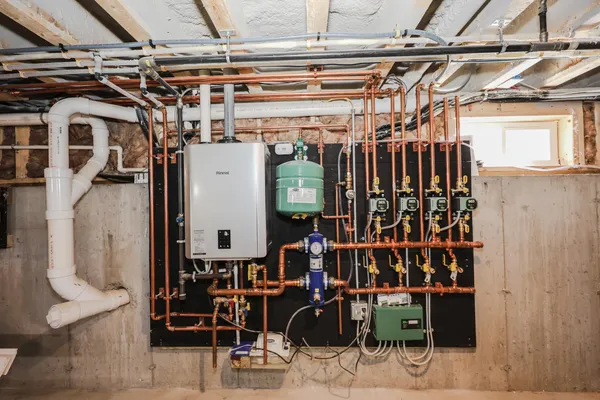 $885,000 | 5 Gamache Road, Derry, NH 03038