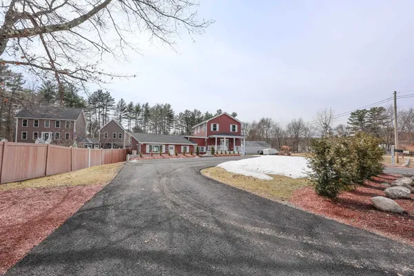 $885,000 | 5 Gamache Road, Derry, NH 03038