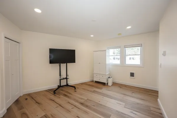 $885,000 | 5 Gamache Road, Derry, NH 03038