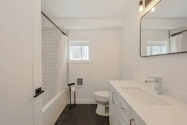 $885,000 | 5 Gamache Road, Derry, NH 03038