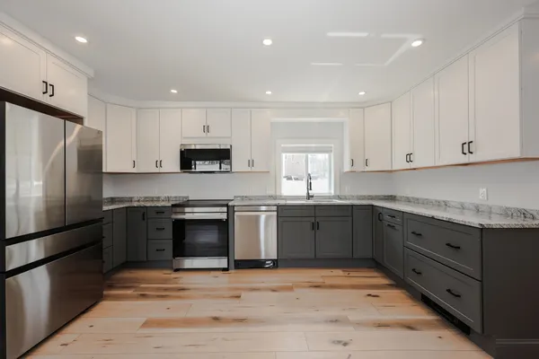 $885,000 | 5 Gamache Road, Derry, NH 03038