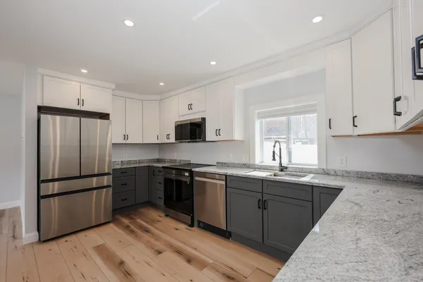 $885,000 | 5 Gamache Road, Derry, NH 03038