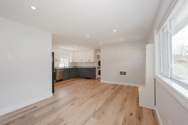 $885,000 | 5 Gamache Road, Derry, NH 03038