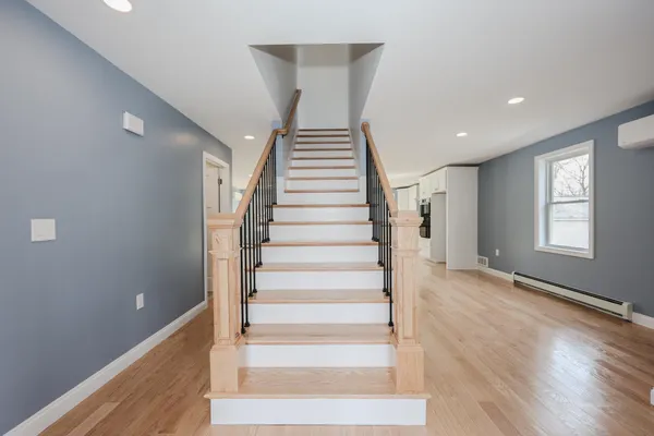 $885,000 | 5 Gamache Road, Derry, NH 03038