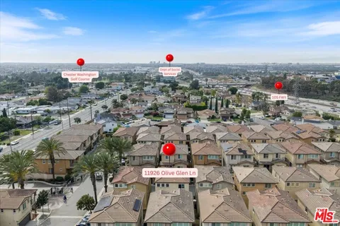 a view of entertaining space