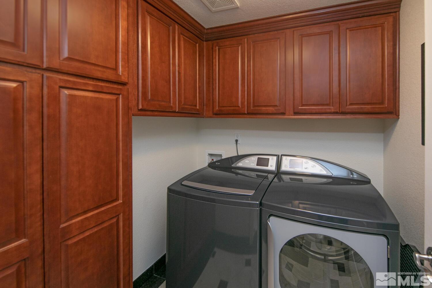 200 West 2nd Street, Unit 1507 Reno, NV 89501 - Photo 24 of 35 a utility room with dryer and washer