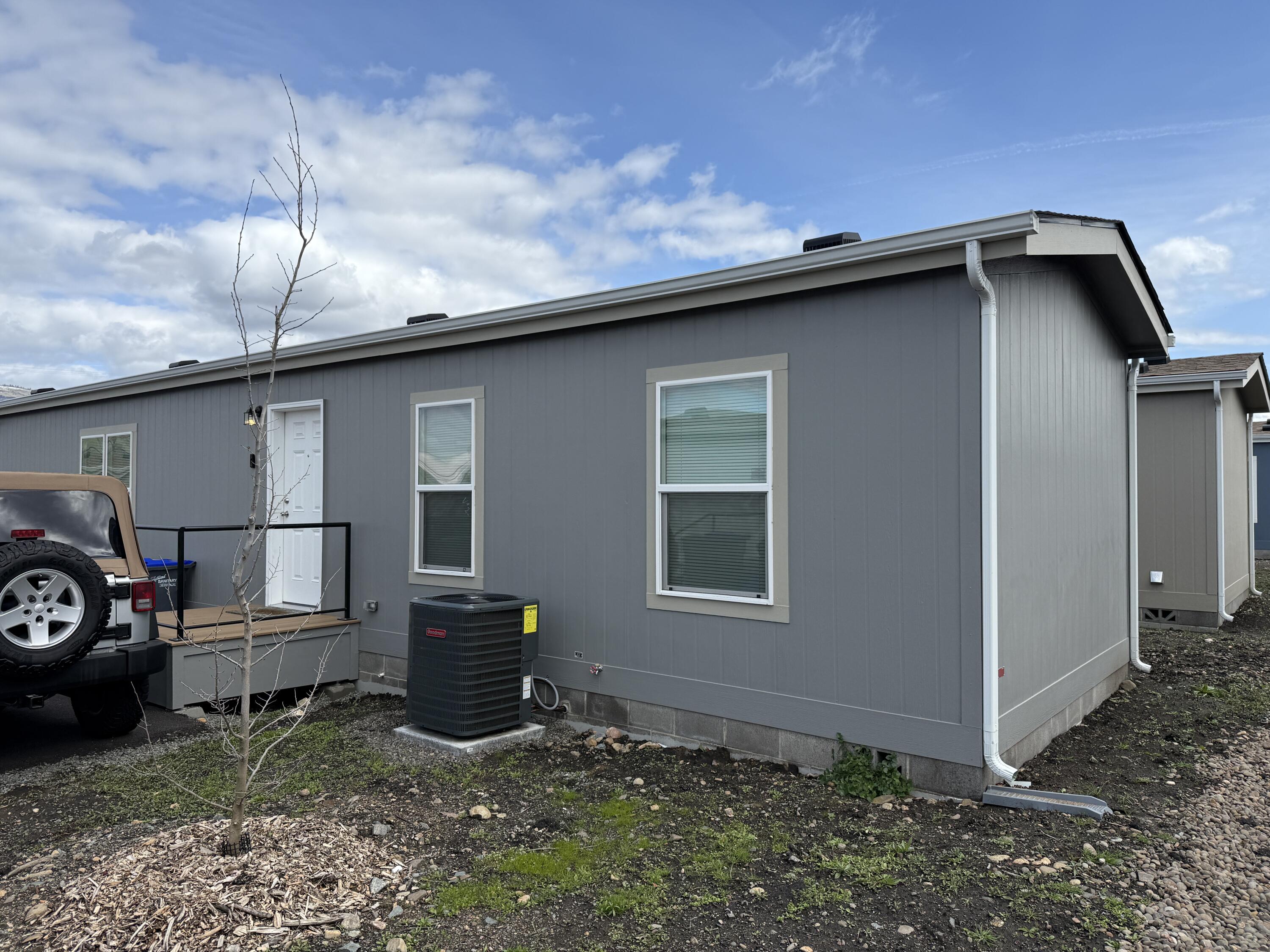 460 Arnos Road, Unit 73 Talent, OR 97540 - Photo 4 of 14 exterior3