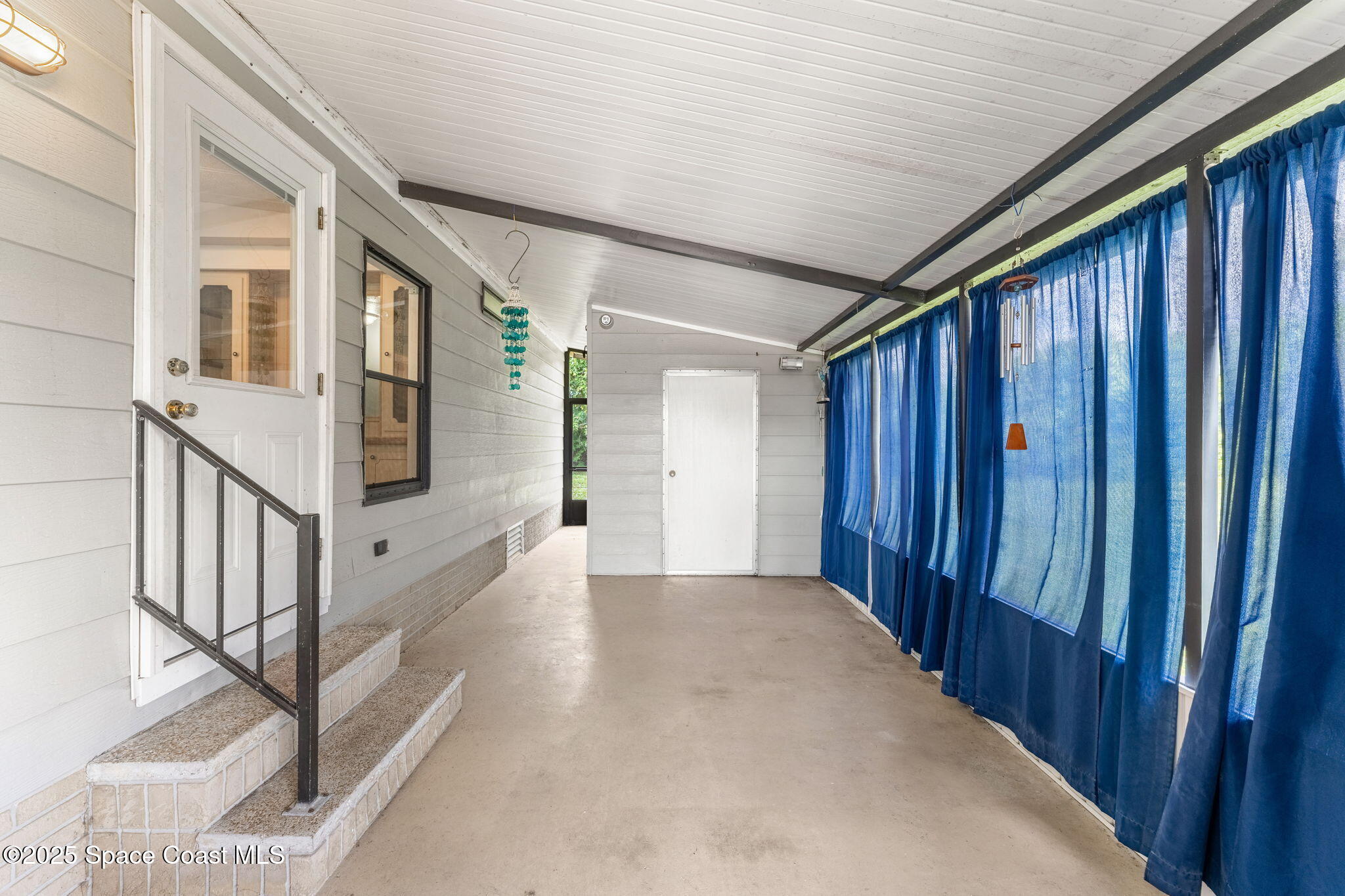 7490 Blackhawk Road Sebastian, FL 32976 - Photo 29 of 34 25-web-or-mls-DSC06274-HDR_1