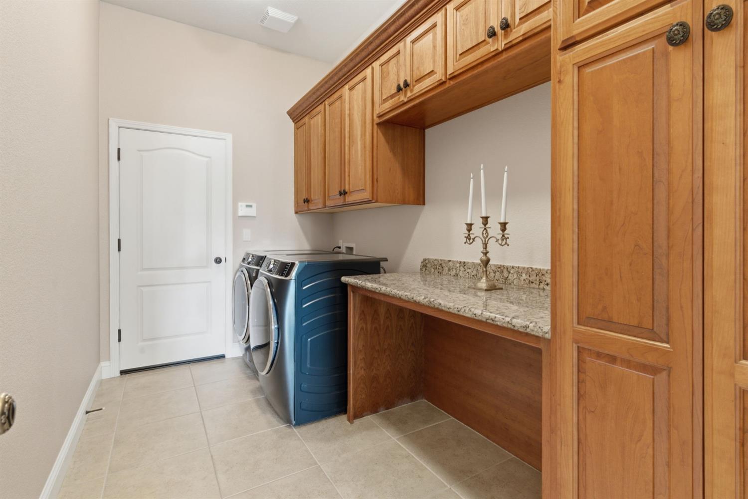 1418 Riverview Circle East, Unit E Ripon, CA 95366 - Photo 21 of 84