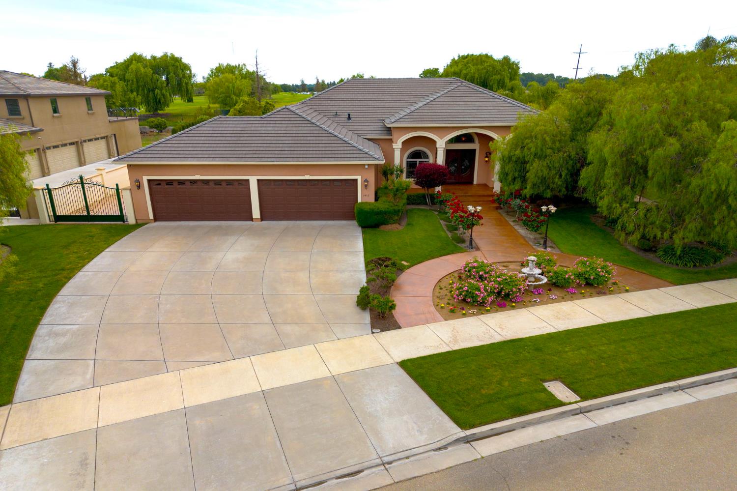 1418 Riverview Circle East, Unit E Ripon, CA 95366 - Photo 3 of 84