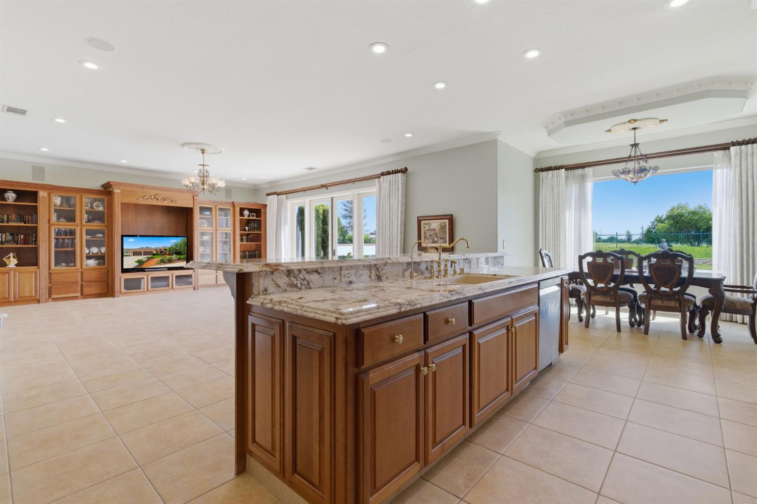 1418 Riverview Circle East, Unit E Ripon, CA 95366 - Photo 31 of 84