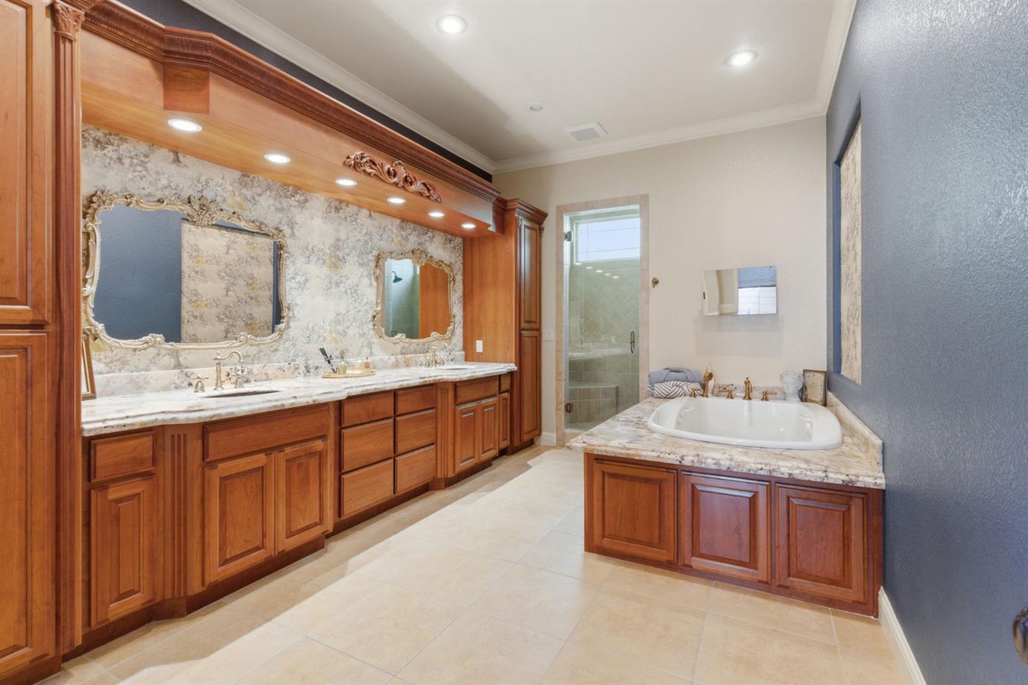 1418 Riverview Circle East, Unit E Ripon, CA 95366 - Photo 51 of 84