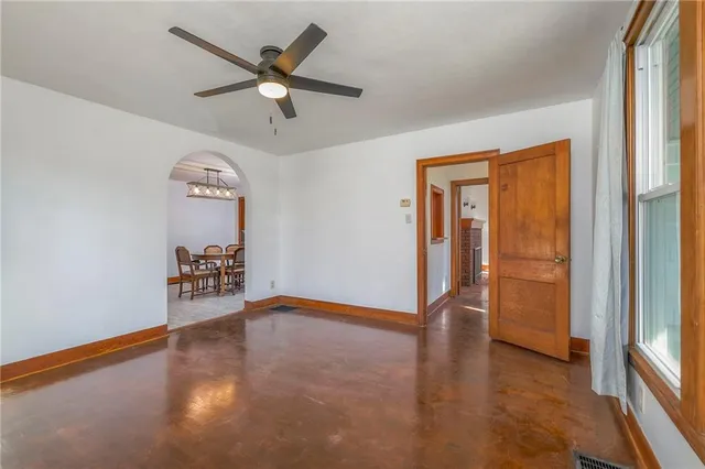 $215,000 | 821 East Lincoln Street, Clinton, MO 64735