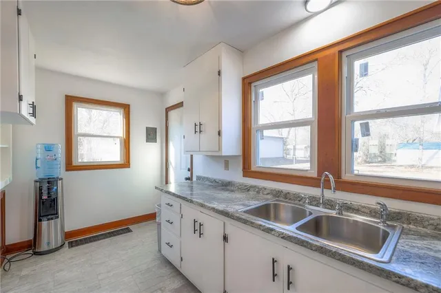 $215,000 | 821 East Lincoln Street, Clinton, MO 64735