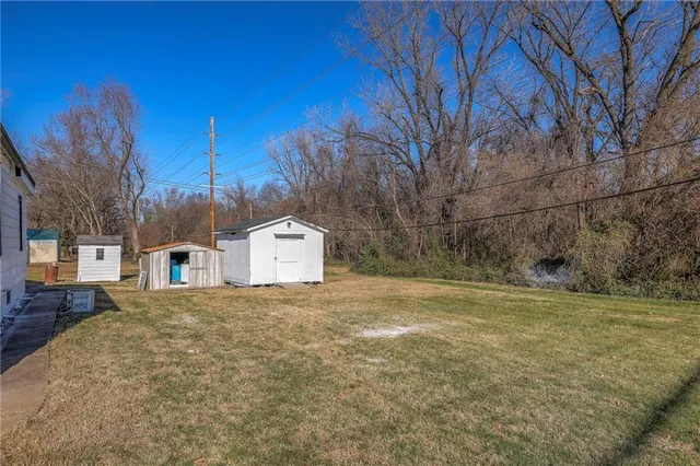 $215,000 | 821 East Lincoln Street, Clinton, MO 64735