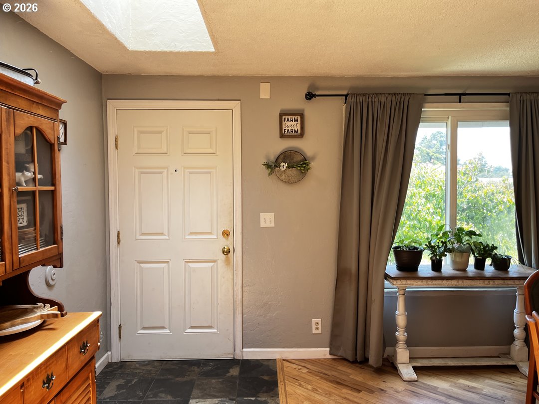 2045 19th Street Florence, OR 97439 - Photo 30 of 44