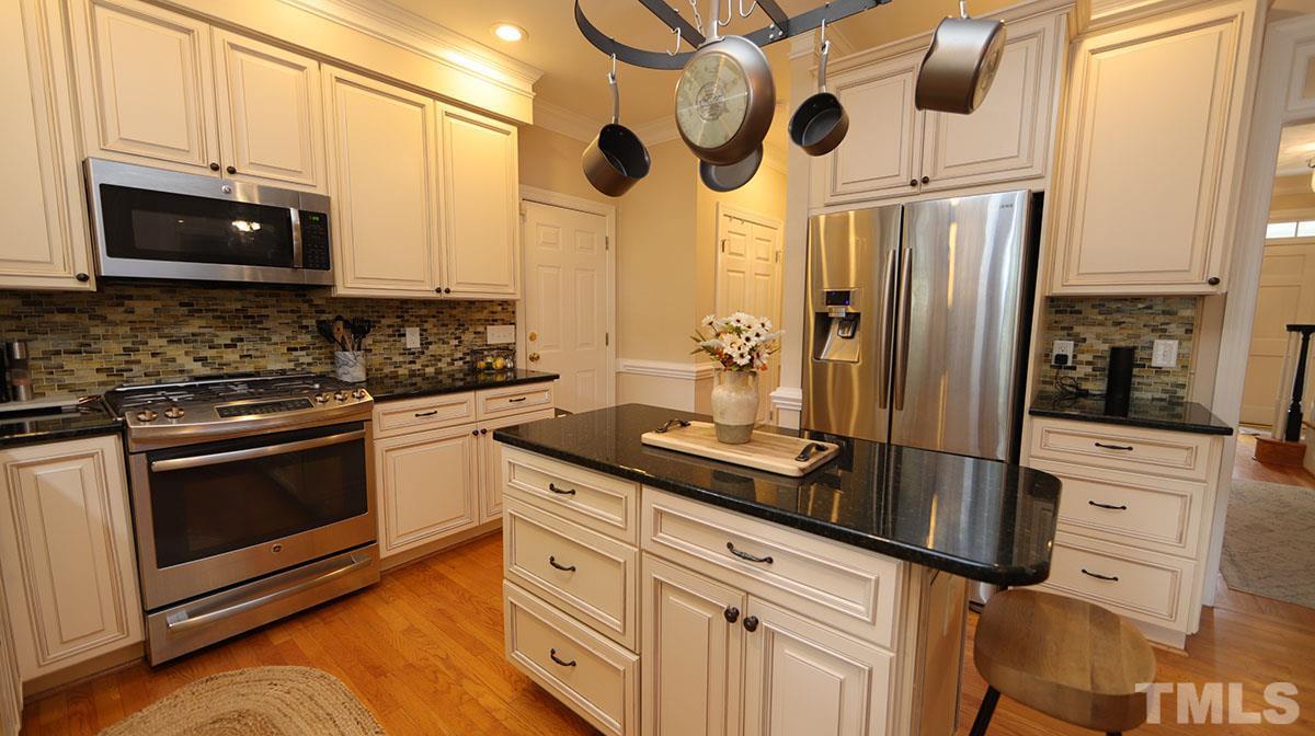 3312 Glade Spring Court Raleigh, NC 27612 - Photo 11 of 29