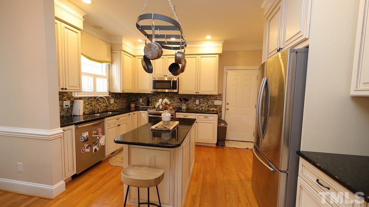 3312 Glade Spring Court Raleigh, NC 27612 - Photo 10 of 29