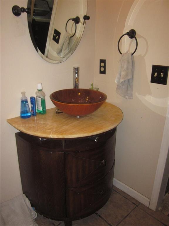 5750 East Base Road Columbus, IN 47203 - Photo 16 of 35 Gallery Image 16