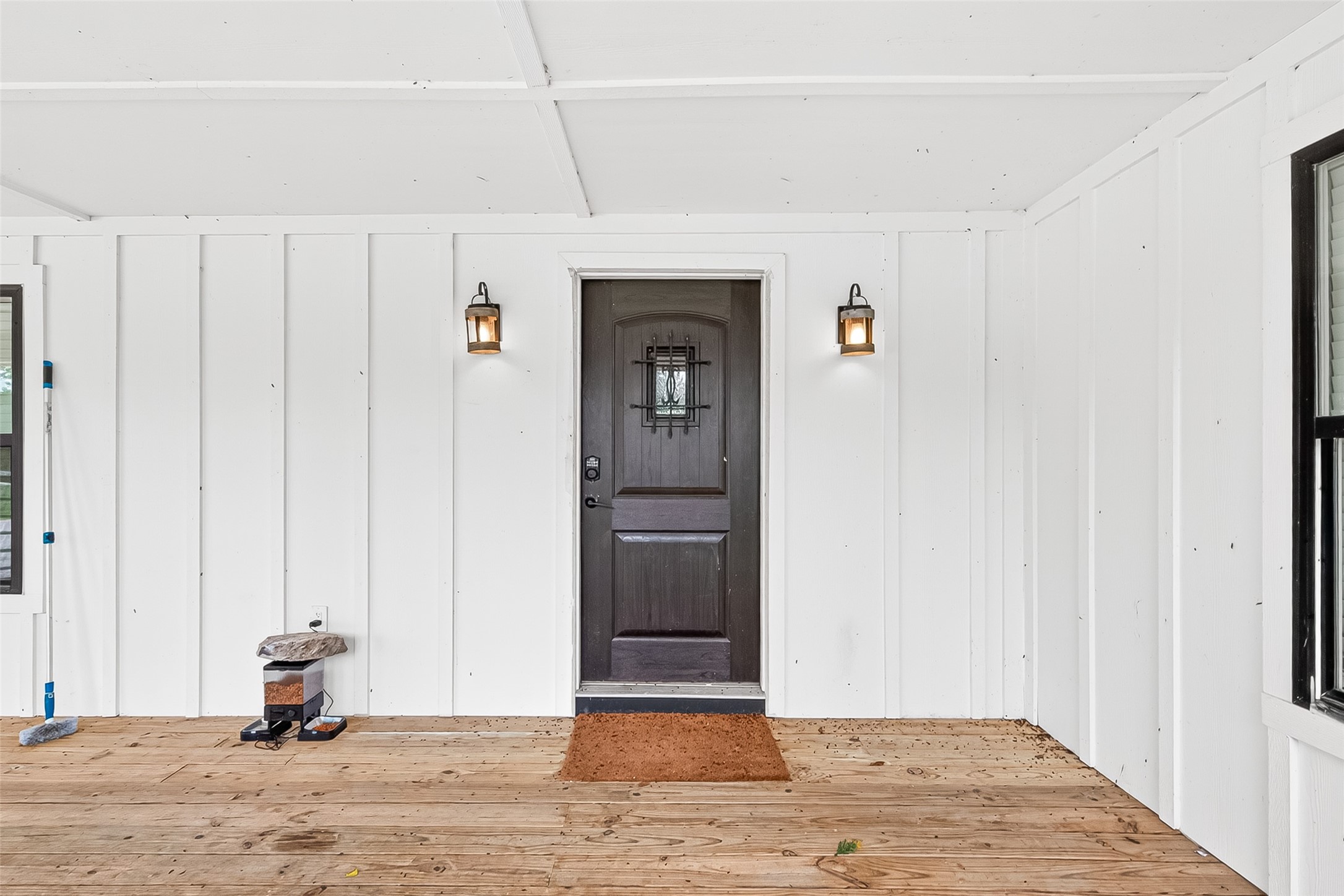 803 County Road 772 Damon, TX 77430 - Photo 5 of 50 a view of a livingroom with wooden floor and a window