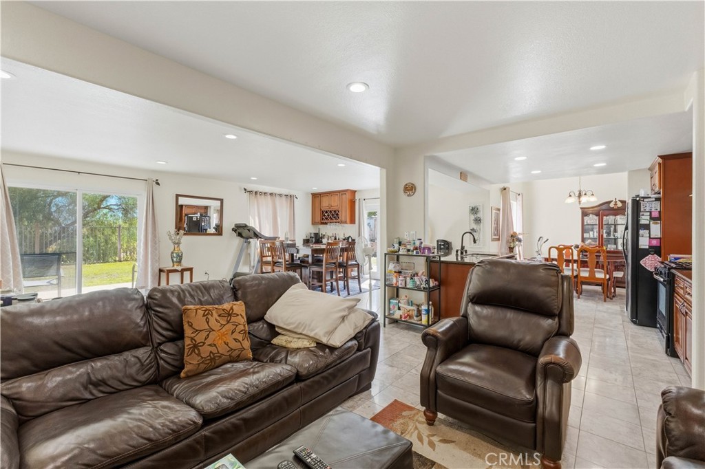 4174 Shellicia Circle Riverside, CA 92509 - Photo 22 of 67 Gallery Image 22