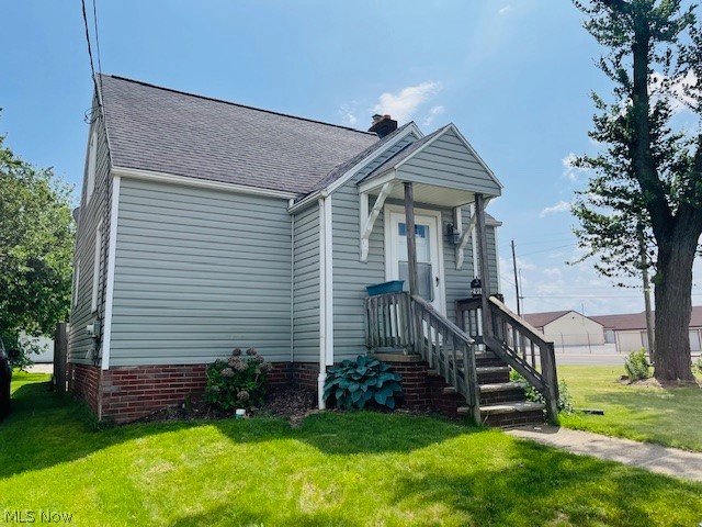 2918 9th Street Northwest Canton, OH 44708 - Photo 3 of 16 Bungalow-style home with a front yard