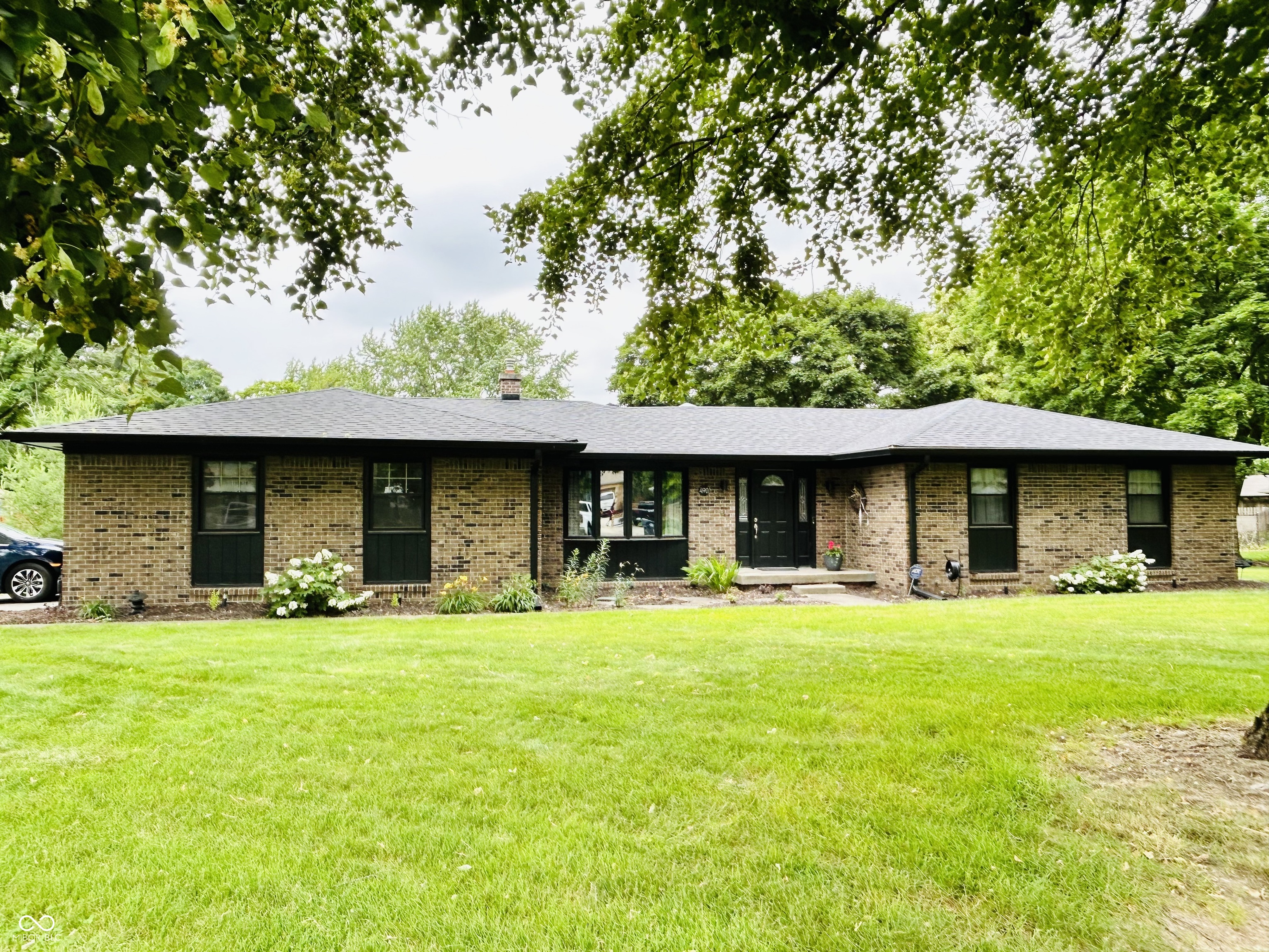 490 Valley Way Road Greenwood, IN 46142 - Photo 1 of 42 Gallery Image 1