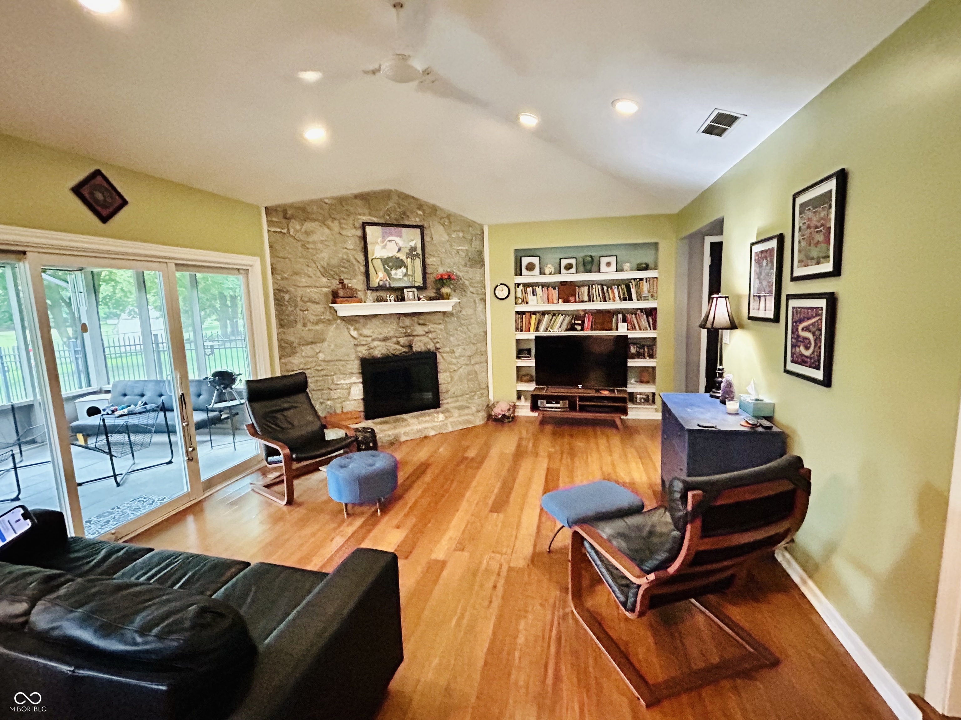 490 Valley Way Road Greenwood, IN 46142 - Photo 9 of 42 Gallery Image 9