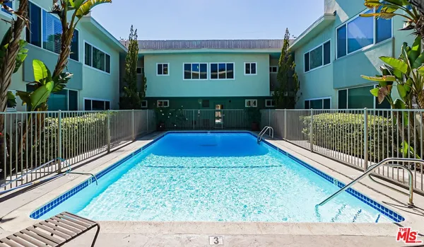 $525,000 | 1525 North Hayworth Avenue, Unit 204, Los Angeles, CA 90046